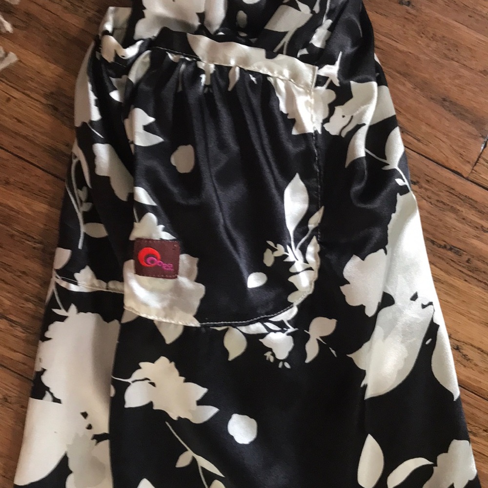 Girls size 7-8 boutique hand made satin jumper - Picture 3 of 3